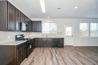 18602 Lansdowne Stream Path in Katy, TX - Foto de edificio - Building Photo