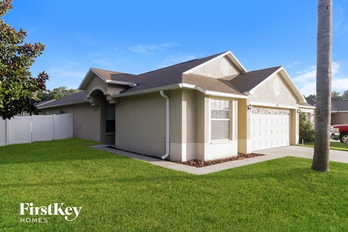 25821 Syme Ct in Land O Lakes, FL - Building Photo