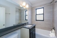 2315 N Rockwell St, Unit 2319-A3 in Chicago, IL - Building Photo - Building Photo