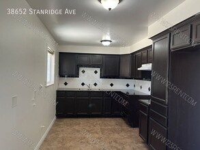 38652 Stanridge Ave in Palmdale, CA - Building Photo - Building Photo