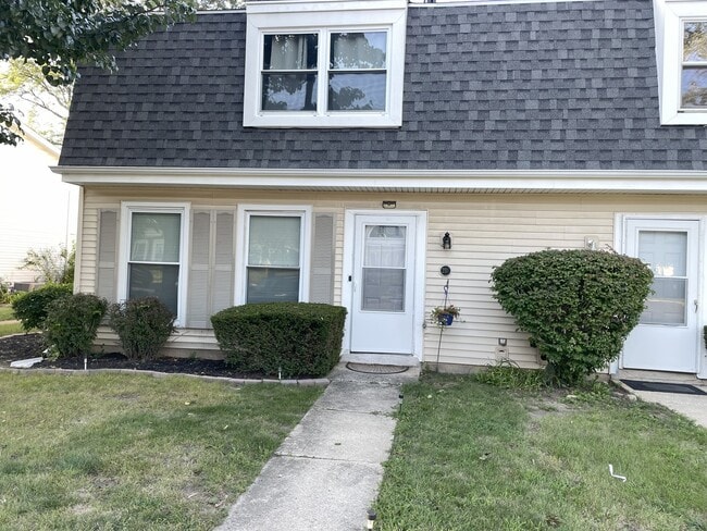 property at 21R Fernwood Dr