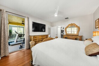 8310 Big Acorn Cir, Unit 1002 in Naples, FL - Building Photo - Building Photo