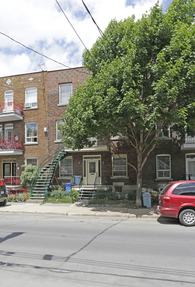 345 3e in Montréal, QC - Building Photo - Primary Photo