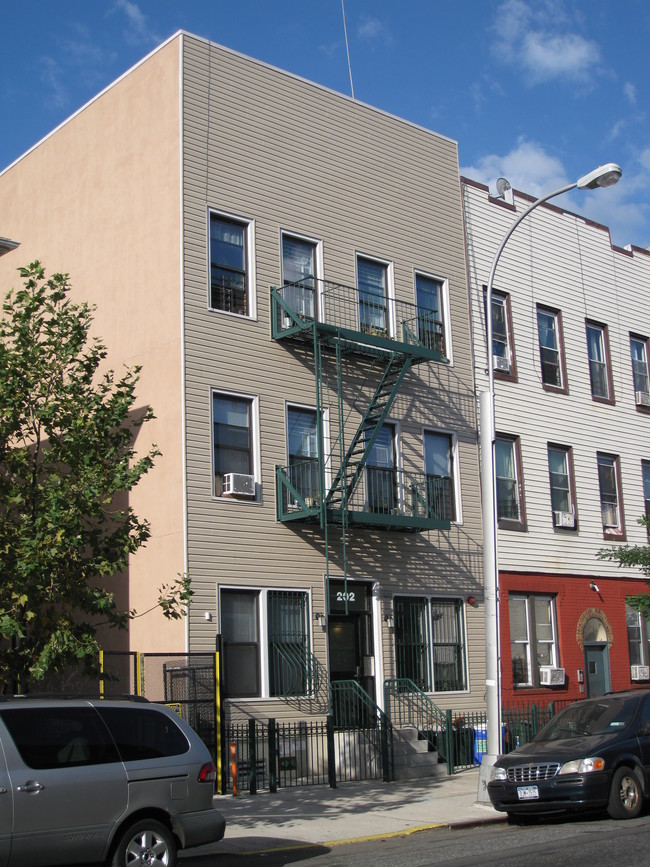 202 Wilson Ave in Brooklyn, NY - Building Photo - Building Photo