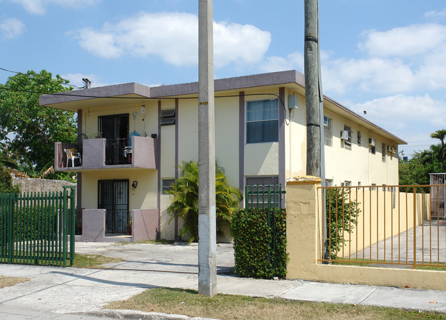 1361 SW 4th St in Miami, FL - Building Photo - Building Photo