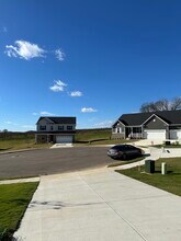 3316 Laurel Brook Ct in Columbia, TN - Building Photo - Building Photo