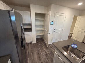 9436 Emerald Mesa St in Las Vegas, NV - Building Photo - Building Photo