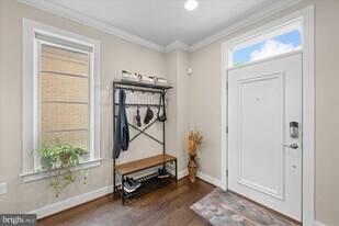 1316 Main Line Blvd in Alexandria, VA - Building Photo
