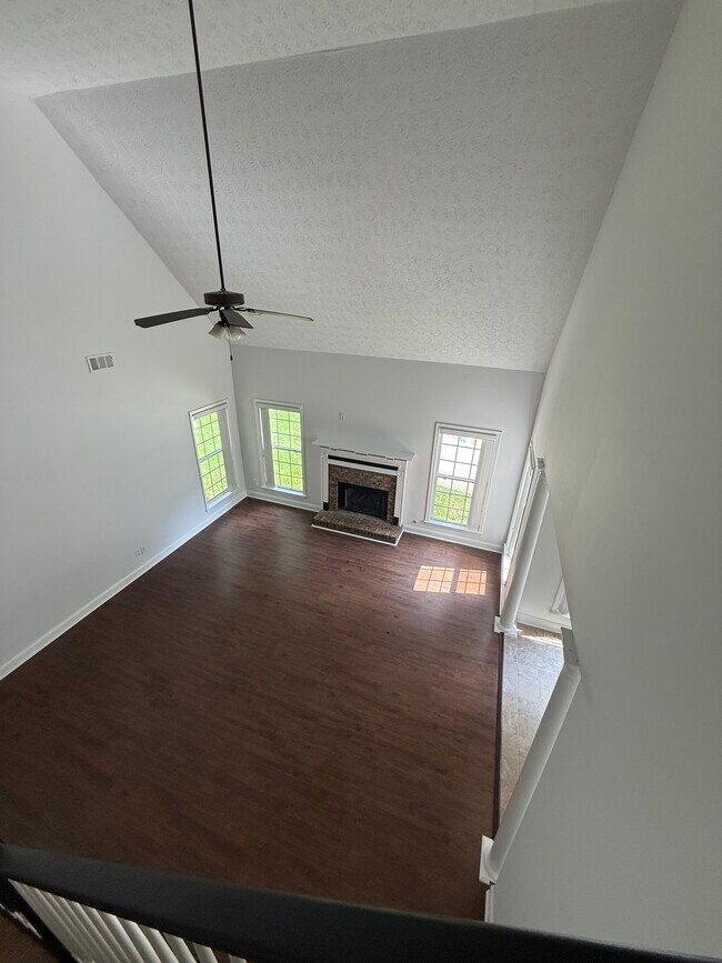 property at 1105 Huntcrest Ridge