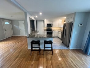 257 Ellendale Cir in Springfield, MA - Building Photo - Building Photo