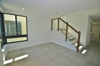 4374 E 10th Ave in Hialeah, FL - Building Photo - Building Photo