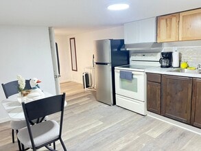 1240 Landon Rd in Vestal, NY - Foto de edificio - Building Photo