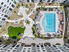 425 Centerpointe Cir, Unit B21 in Altamonte Springs, FL - Building Photo - Building Photo