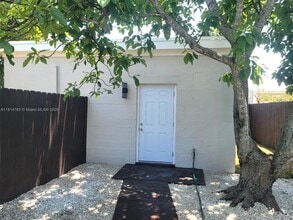 1720 NW 180th Terrace, Unit Back in Miami Gardens, FL - Building Photo - Building Photo
