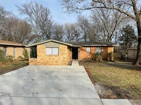 613 S Andrews Ave in Sherman, TX - Building Photo