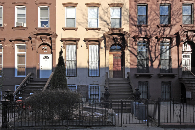 369 Macon St in Brooklyn, NY - Foto de edificio - Building Photo