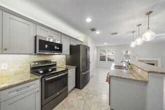 131 N Villa Oaks Dr in Spring, TX - Building Photo - Building Photo