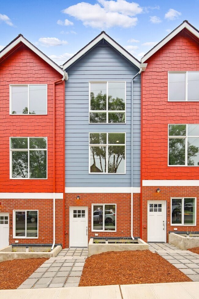 2836 E Spring St in Seattle, WA - Building Photo - Building Photo