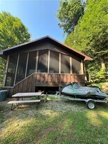 11 Wall St in Bernhards Bay, NY - Building Photo