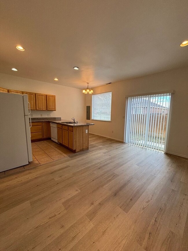 1622 W Lee St in Moses Lake, WA - Building Photo - Building Photo