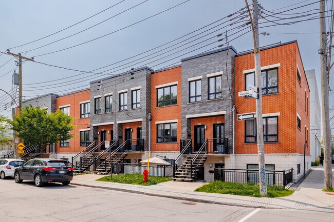 8888 Verville Rue in Montréal, QC - Building Photo - Primary Photo
