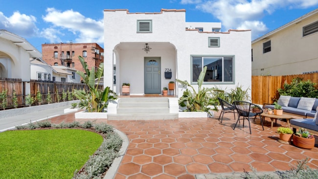 724 S Gramercy Dr in Los Angeles, CA - Building Photo - Building Photo