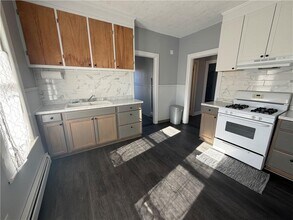 112 High St in Westerly, RI - Building Photo - Building Photo