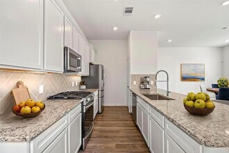 613 Royal Arch Dr in Conroe, TX - Building Photo - Building Photo