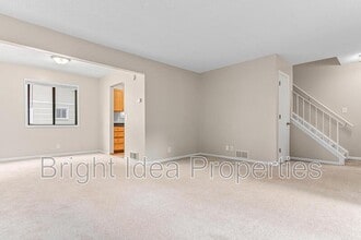 2710 Upland Ct in Minneapolis, MN - Building Photo - Building Photo