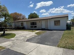 11004 SW 154th Terrace in Miami, FL - Building Photo - Building Photo