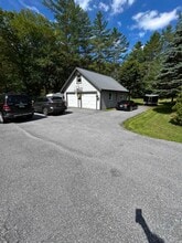 4027 Vermont Rte 100 in Wardsboro, VT - Foto de edificio - Building Photo