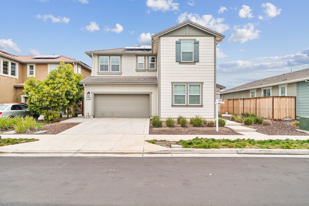 7030 Provincial St in Tracy, CA - Building Photo