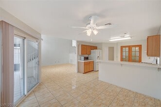 8021 Redskin Cir in Las Vegas, NV - Building Photo - Building Photo