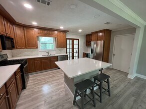 2855 Bayview Way in Pensacola, FL - Building Photo - Building Photo