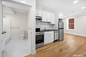 1355 Main St in Hartford, CT - Building Photo - Building Photo