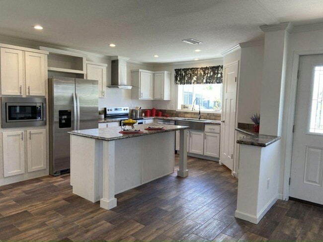 557 Bimini Cay Cir in Vero Beach, FL - Building Photo - Building Photo
