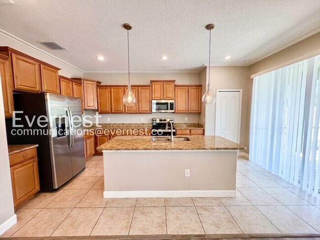 11211 Flora Springs Dr in Riverview, FL - Building Photo - Building Photo