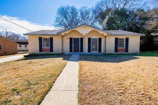 property at 4356 Eastmont Dr