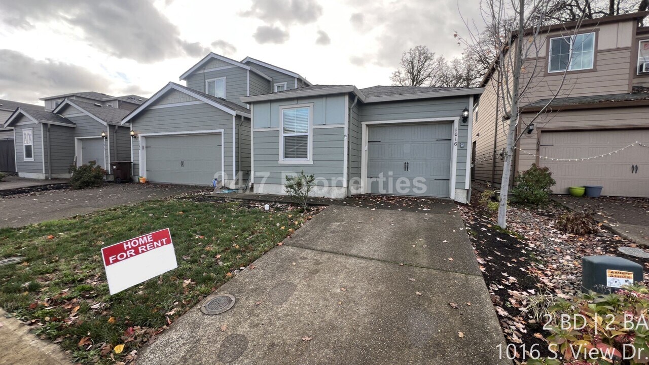 1016 S View Dr in Molalla, OR - Building Photo