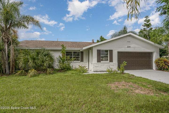 200 Hickory Ave in Merritt Island, FL - Building Photo