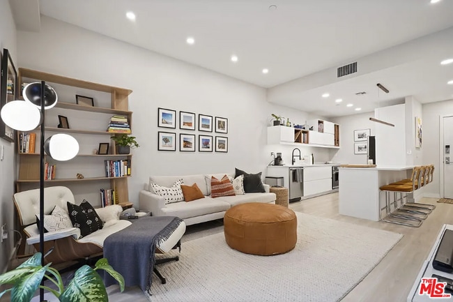property at 630 W 6th St
