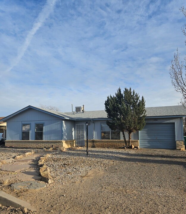 1726 Procyon Ct SE in Rio Rancho, NM - Building Photo