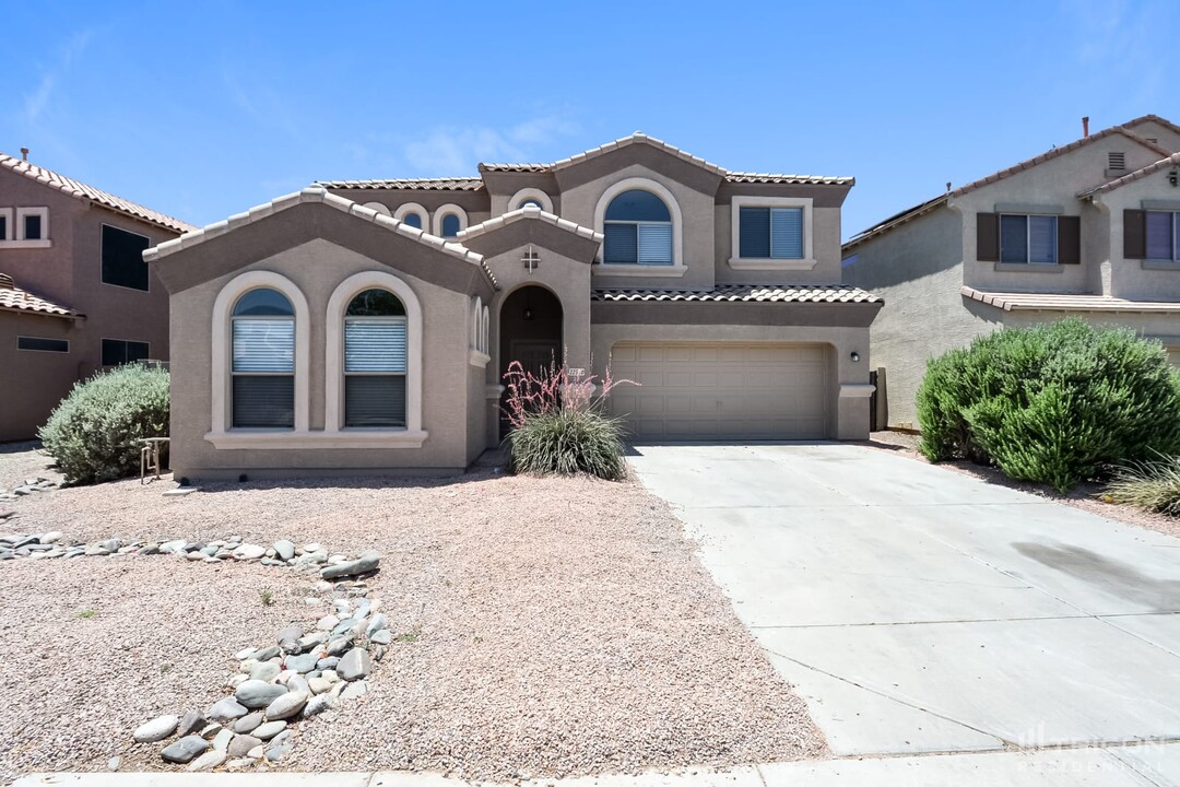 22340 Dietz Dr in Maricopa, AZ - Building Photo