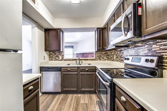 2835 Keller Springs Rd in Carrollton, TX - Building Photo - Building Photo