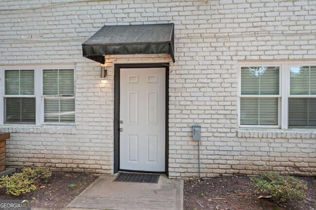 880 St Charles Ave NE in Atlanta, GA - Building Photo - Building Photo