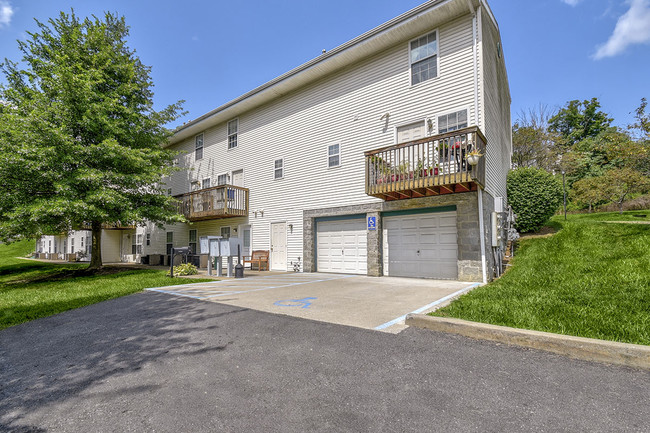 Greene Glen in Morgantown, WV - Foto de edificio - Building Photo