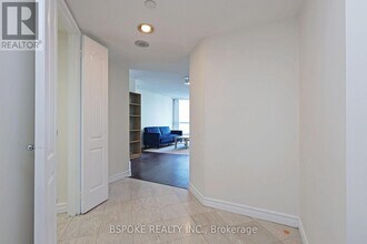 38 Elm St in Toronto, ON - Building Photo - Building Photo