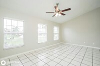 901 SW 10th Pl in Cape Coral, FL - Foto de edificio - Building Photo