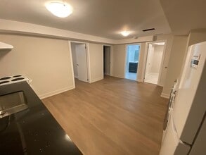 3 Sandrift Square in Toronto, ON - Building Photo - Building Photo