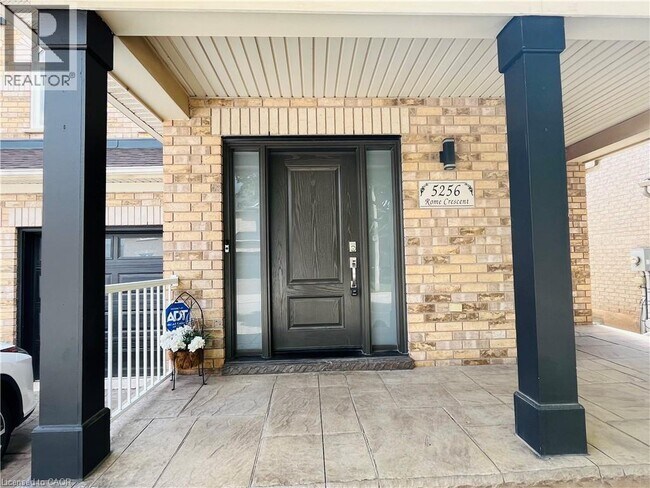 5256 Rome Crescent in Burlington, ON - Building Photo - Building Photo